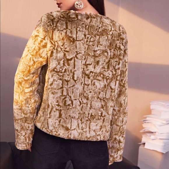 Open Front Fuzzy Coat NEVER WORN - Picture 3 of 5